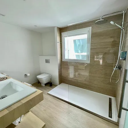 Emblematico Hi Hotell 3*