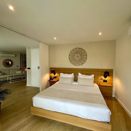 Emblematico Hi Hotell 3*