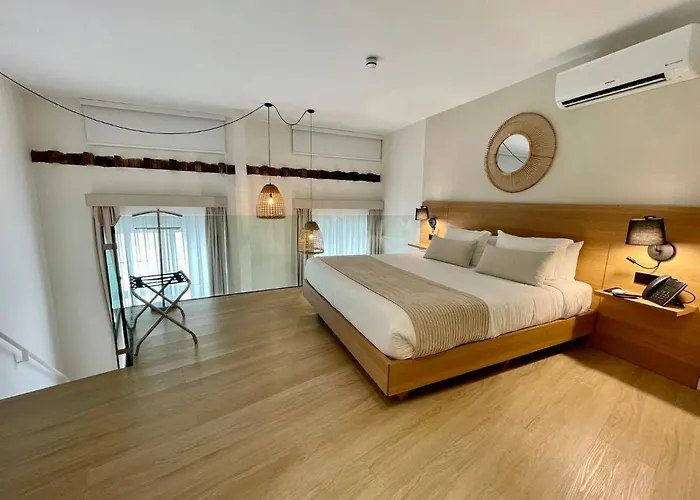 Hotel Emblematico Hi 3*