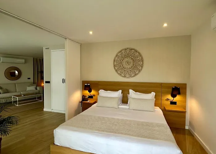 Emblematico Hi Hotell 3*